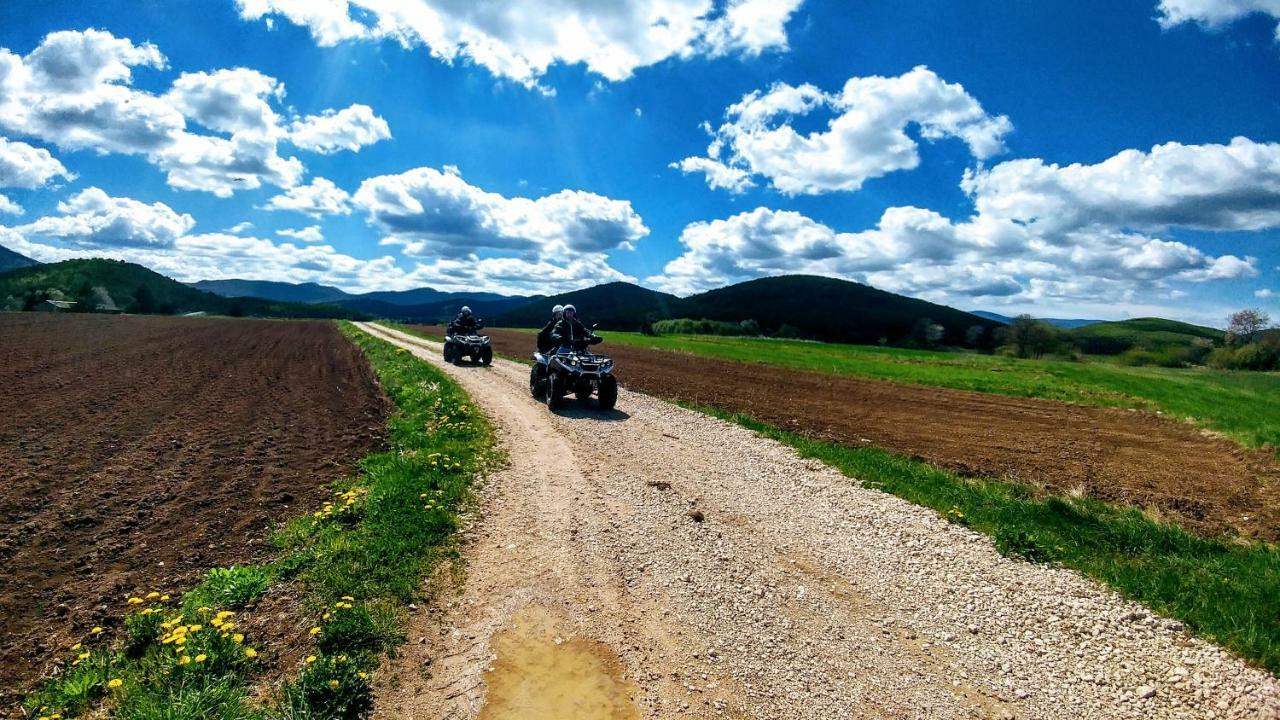 Privatni Smjestaj Most Otočac Esterno foto